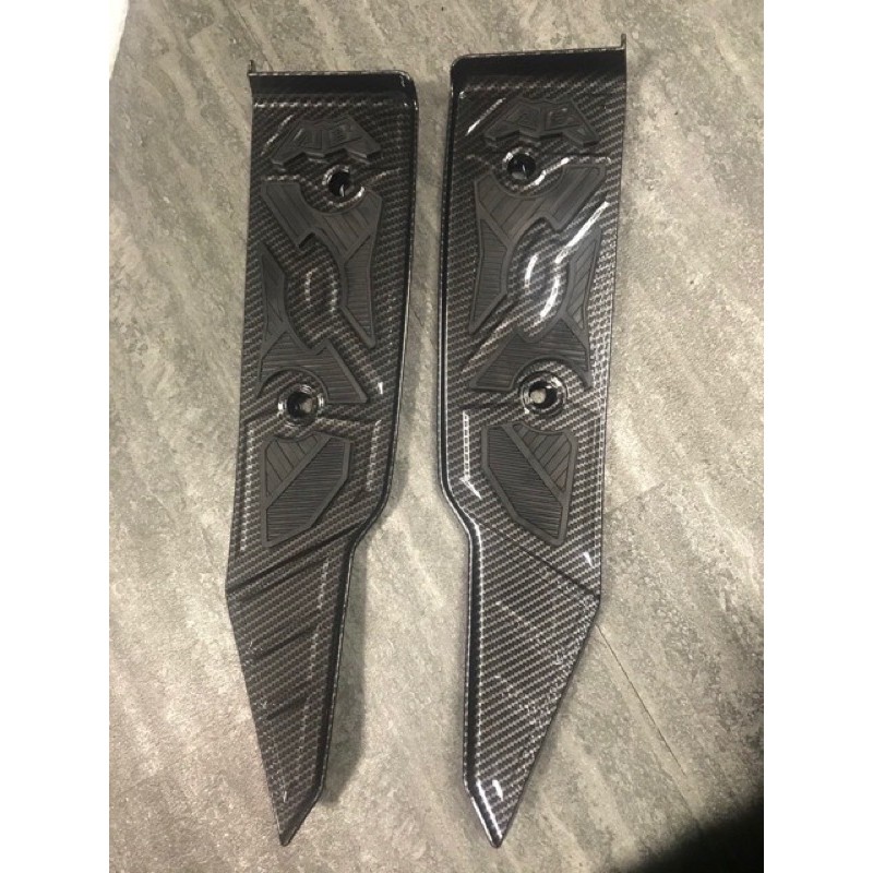 Lót gác chân trước Air blade 2020 Cacbon