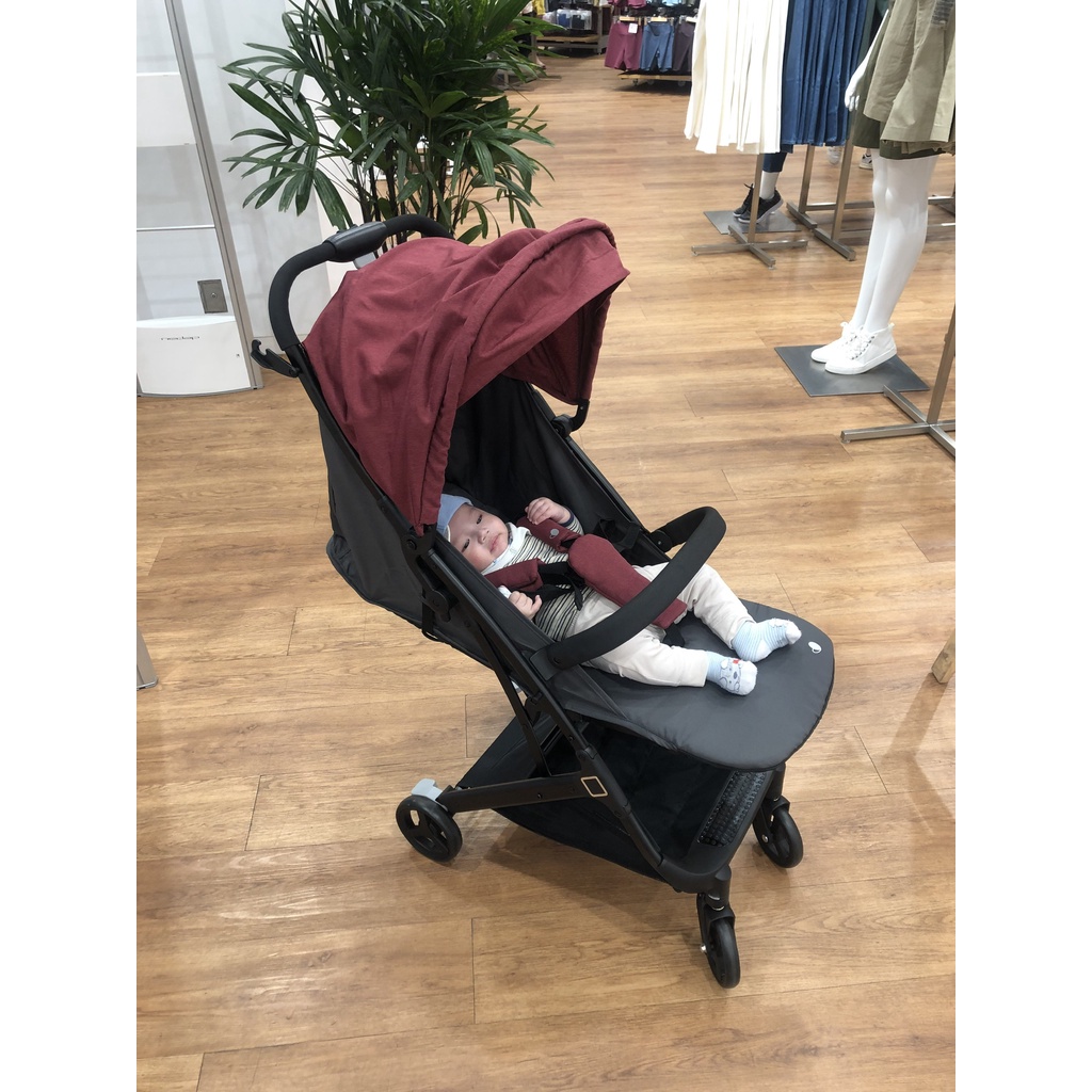 Xe Đẩy Evenflo Waav Compact Maroon