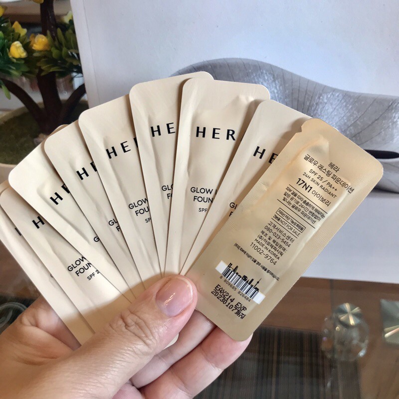 Sét 10 Gói Kem nền Hera Glow lasting foundation N.17 | BigBuy360 - bigbuy360.vn