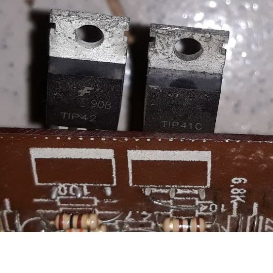 10 mạch công suất 100W.