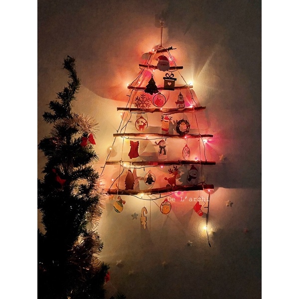 Cây thông Noel bằng gỗ tự nhiên
