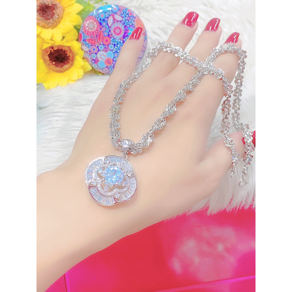 Mặt dây chuyền hình kim cương nữ UHA mạ vàng 18K kiểu dáng sang trọng M1267TCK-160
