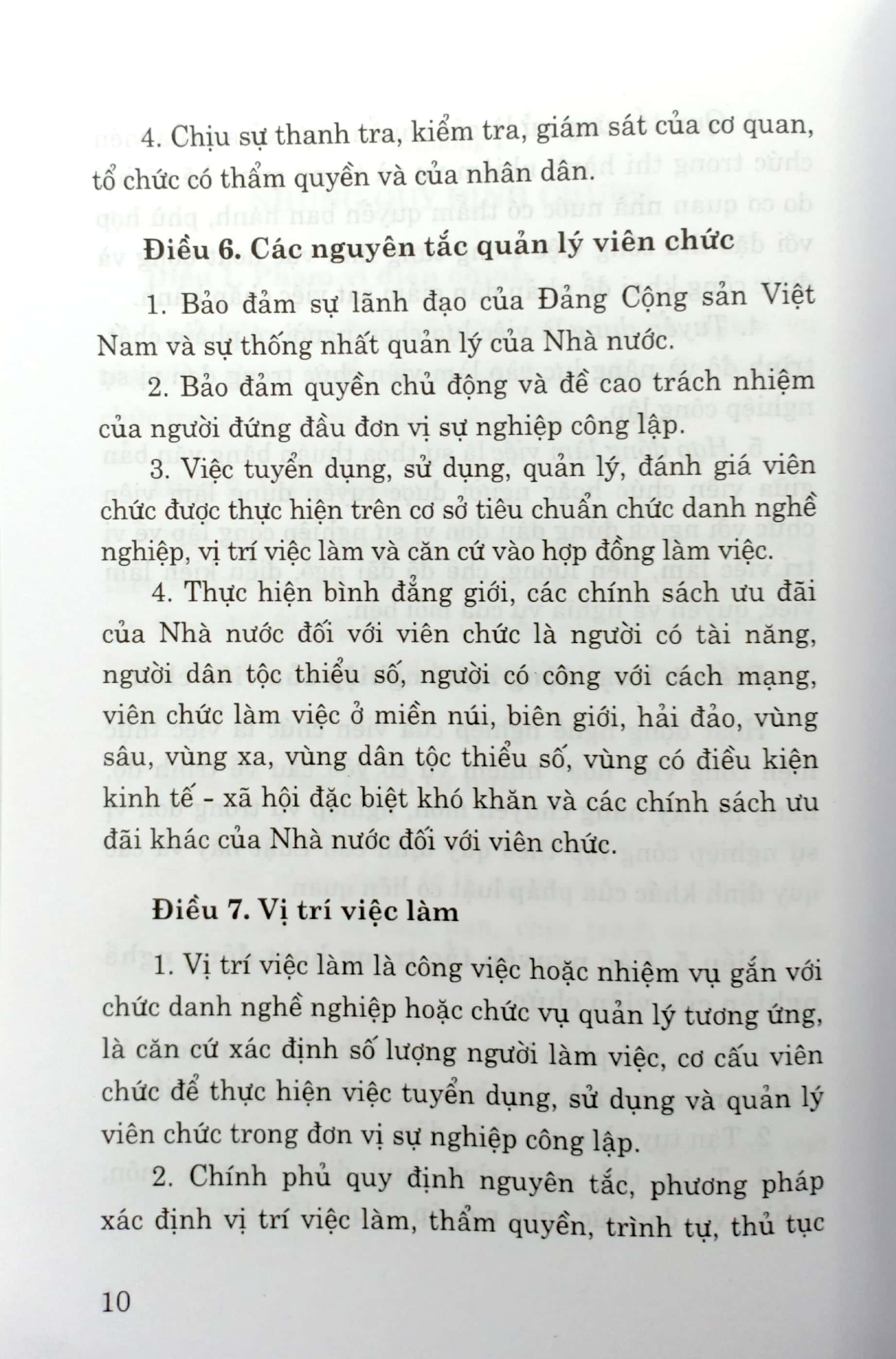 Sách Luật Viên Chức (Hiện Hành, Sửa Đổi Bỗ Sung 2019) | WebRaoVat - webraovat.net.vn