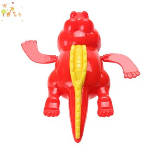 Cá sấu đồ chơi lên dây cót cho bé tắm