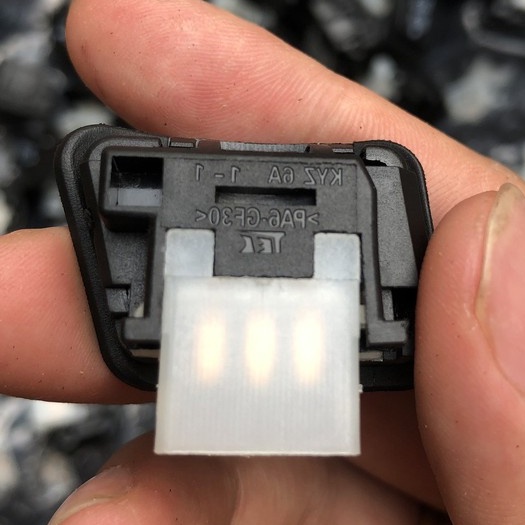 Công tắc tắt đèn cho các xe như , Vision 2021 , Lead 2021 , Wave 2021,Future các xe không có nút tắt đèn. xmv