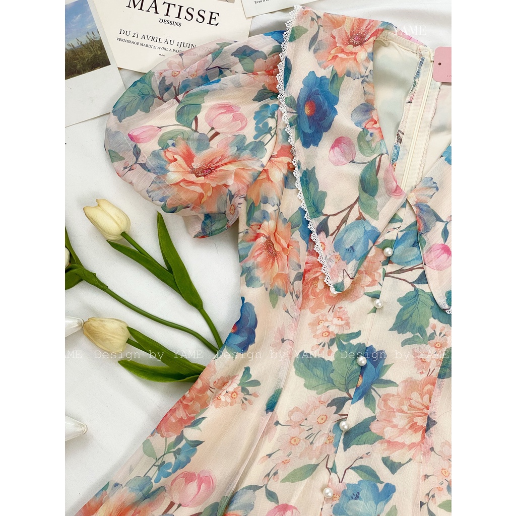 Váy đầm hoa nữ ngắn tay dáng dài cổ bèo đính cúc Lalya Dress trắng YAME