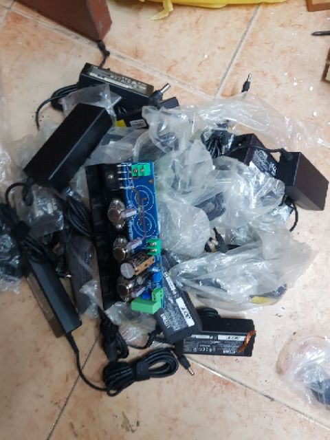 Adaptor nguồn 19v