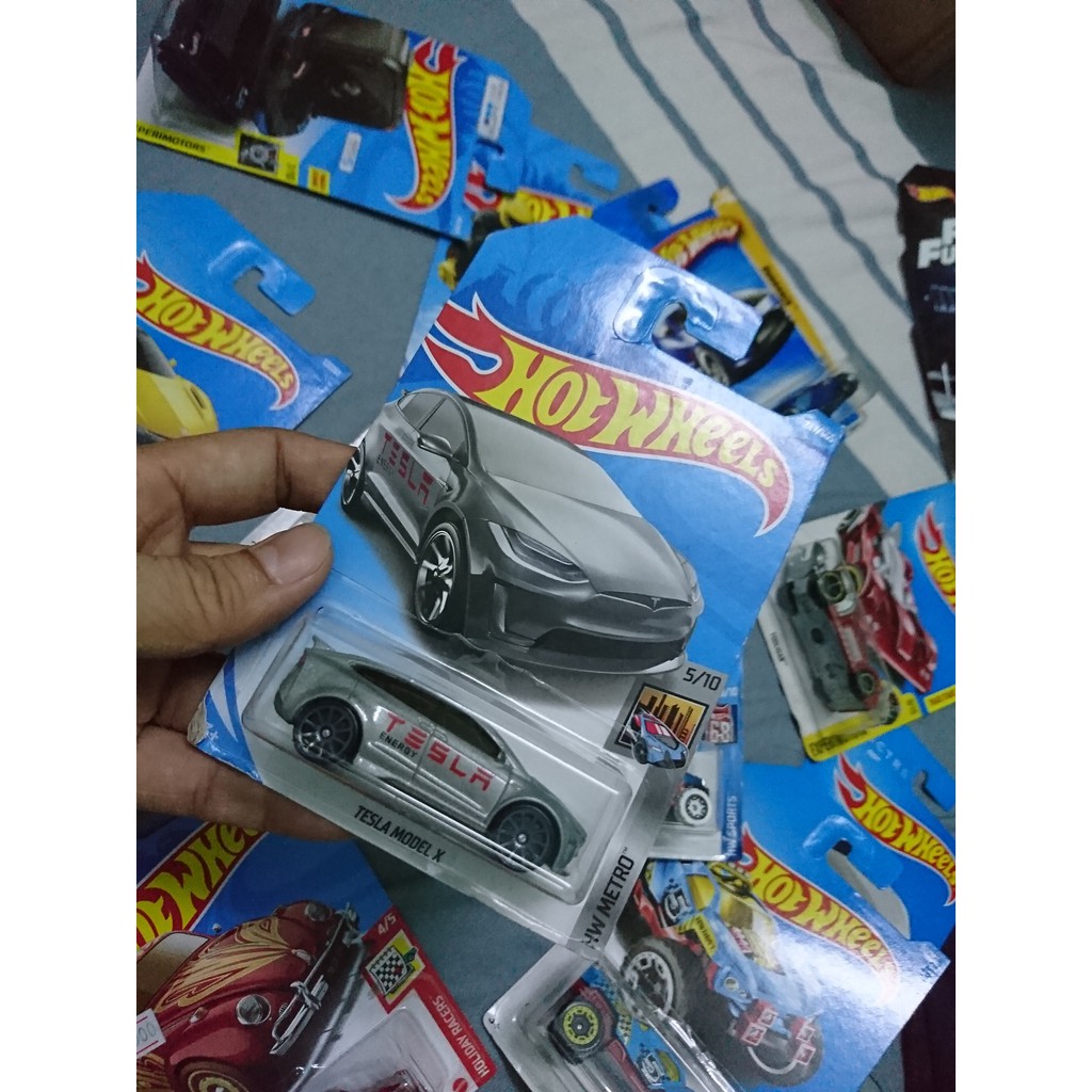 Xe Hotwheels Tesla Model X