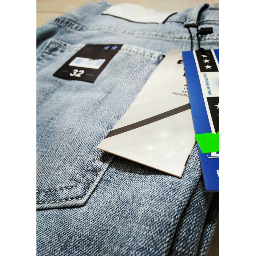 Quần Jeans Wash Bạc Trơn