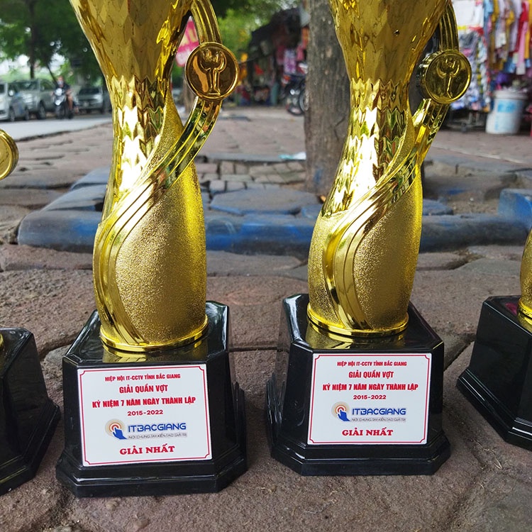 Cúp thể thao cao cấp 9012 dùng làm quà lưu niệm - cúp trao giải  - vinh danh cá nhân + tập thể xuất sắc