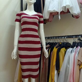 Váy kẻ body