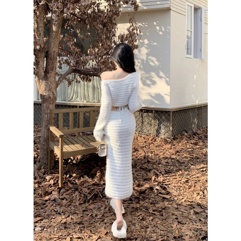 Set Áo Croptop Trễ Vai Tay Dài + Chân Váy Xẻ LSEOUL B1211 Chất Len Lông Dày Dặn Mềm Mịn Nữ Tính