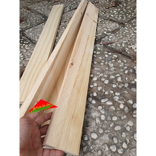 Thanh gỗ thông mới rộng 10cm,dài 1m,dày 2cm được bào láng 4 mặt thích hợp làm kệ âm tường,kệ treo, chế DIY.......