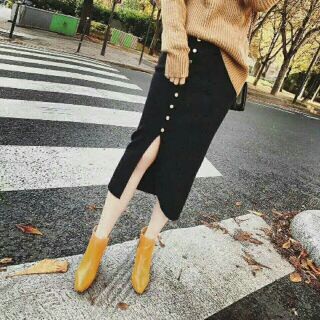 Chân váy len dáng dài,xẻ trước, khuy đính có sẵn 4 màu