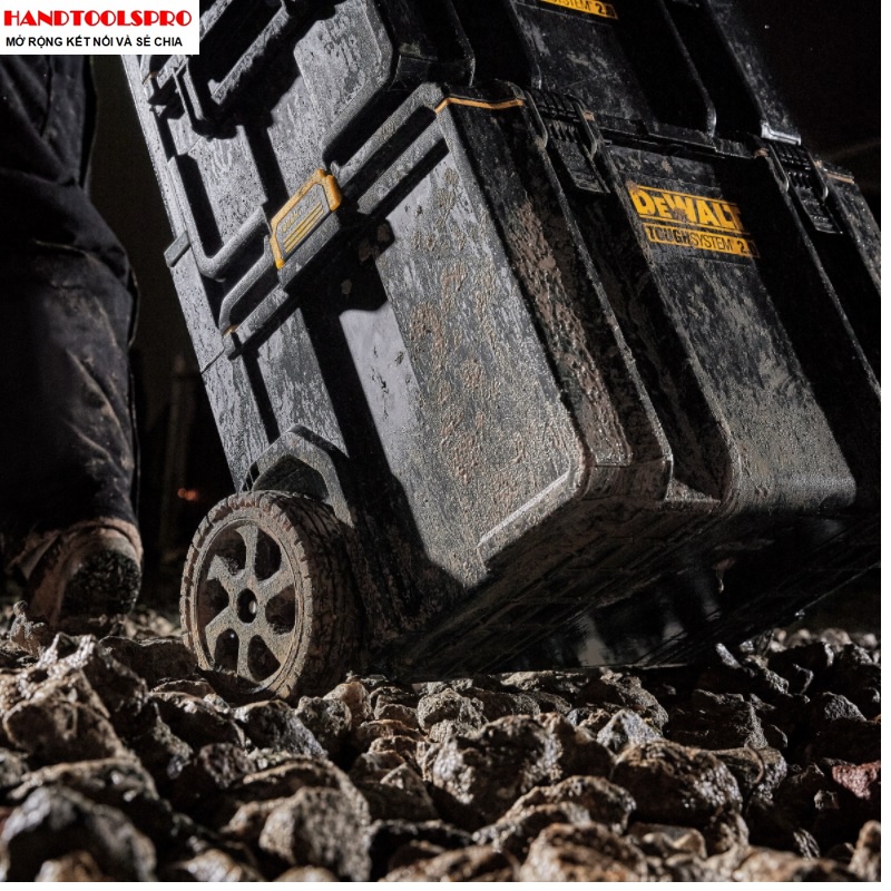Hộp dụng cụ có xe đẩy  554x500x685mm Dewalt DWST83295-1