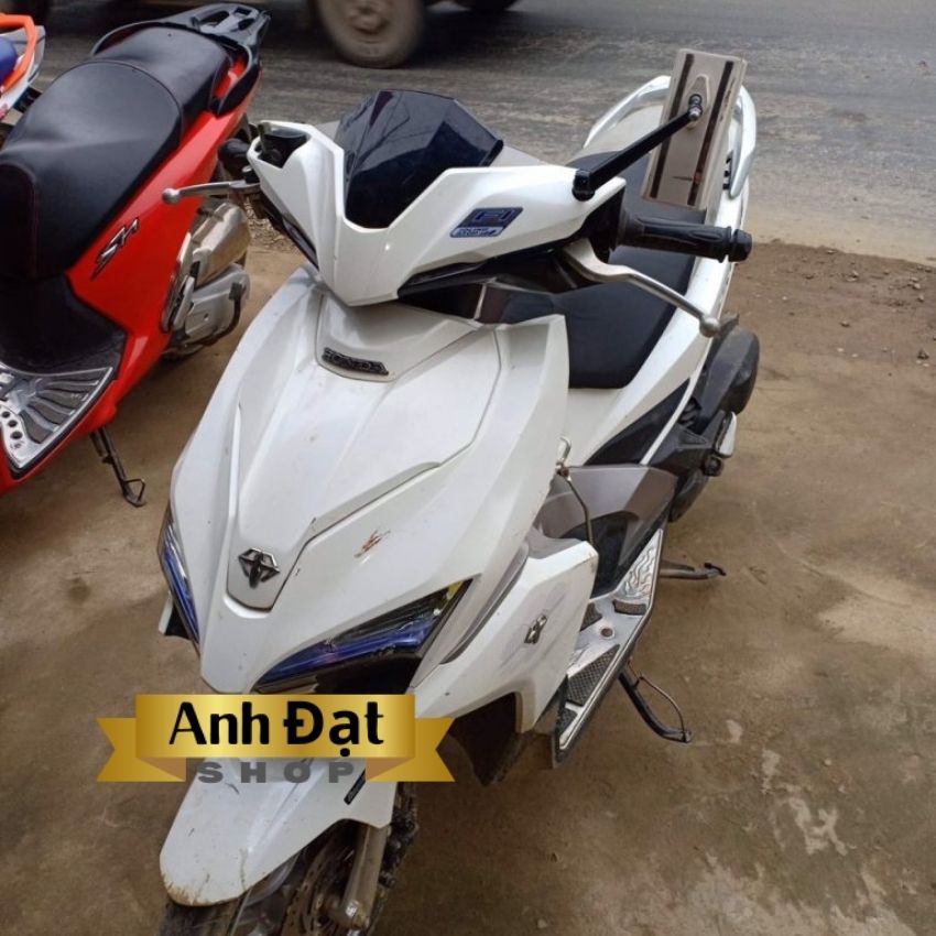 Sơn xịt samurai màu trắng Ngọc trai H196**, dung tích 400ml, có khả năng kháng xăng , chống rạn nứt, bình xịt