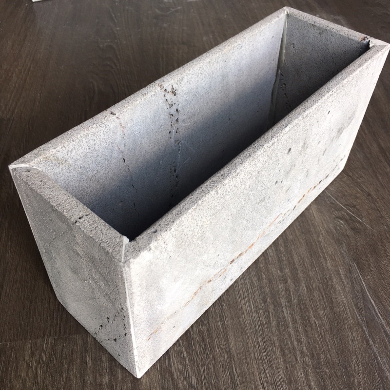 Chậu trồng cây, chậu trồng hoa treo tường rào, giếng trời bằng đá ong xám tự nhiên kích thước  R15x15xD30