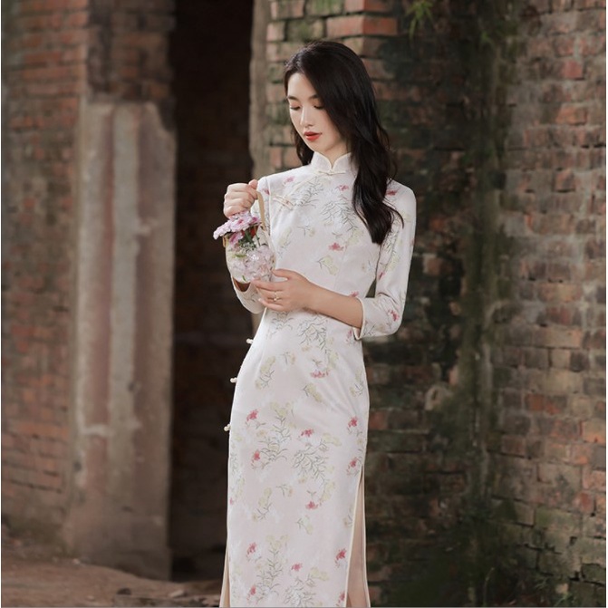 Sườn xám cách tân hoa lá tay lỡ chất da lộn cao cấp - KAD02335