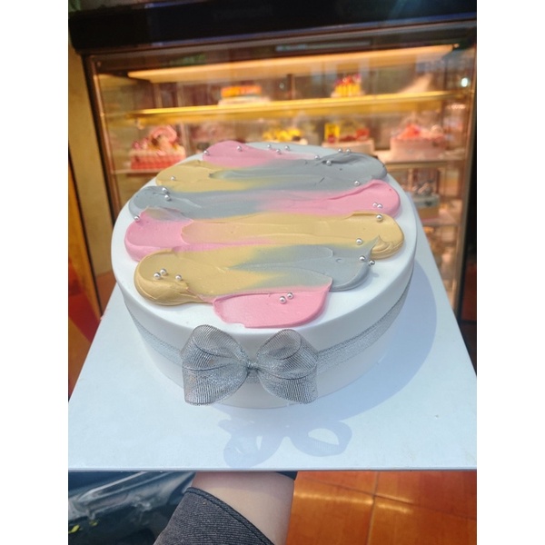 Bánh kem/bánh sinh nhật mẫu đơn giản