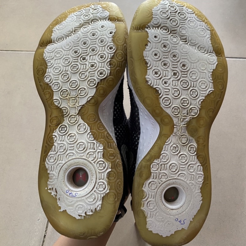 Giày chính hãng đã qua sử dụng