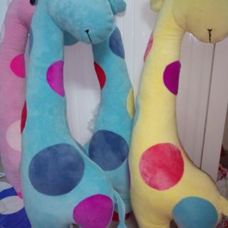 Hươu cao cổ nhồi bông