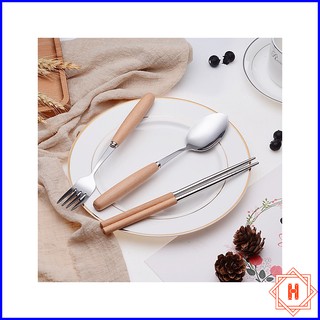 Bộ đũa + thìa + dĩa cán gỗ tiện dụng { H }