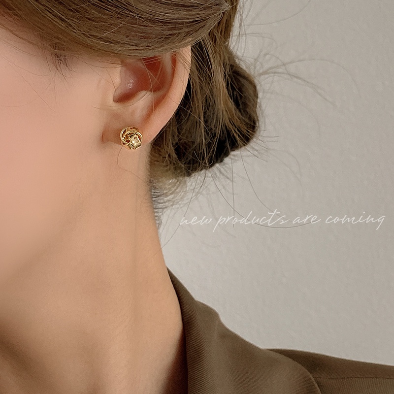 Khuyên tai nhỏ xinh đơn giản tinh tế thời trang dành cho nữ