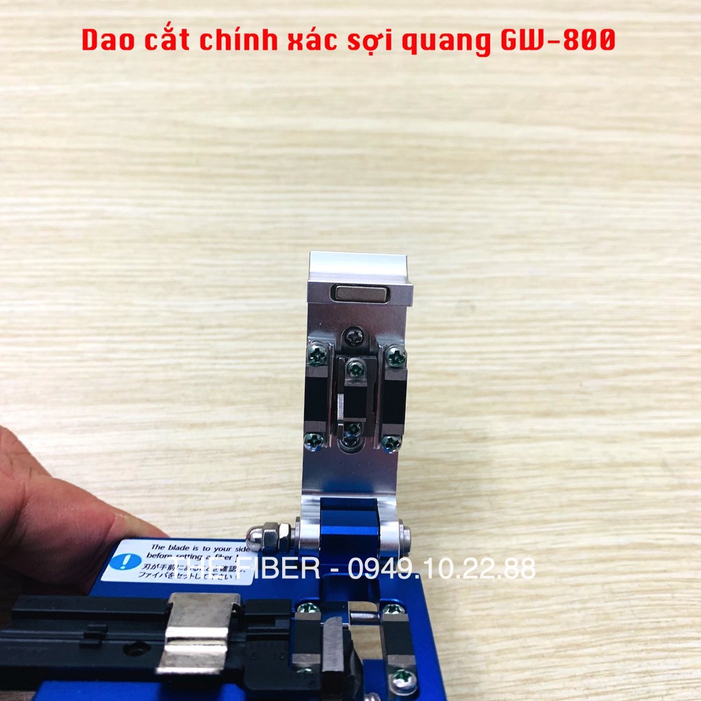 Dao cắt chính xác sợi quang GW-800