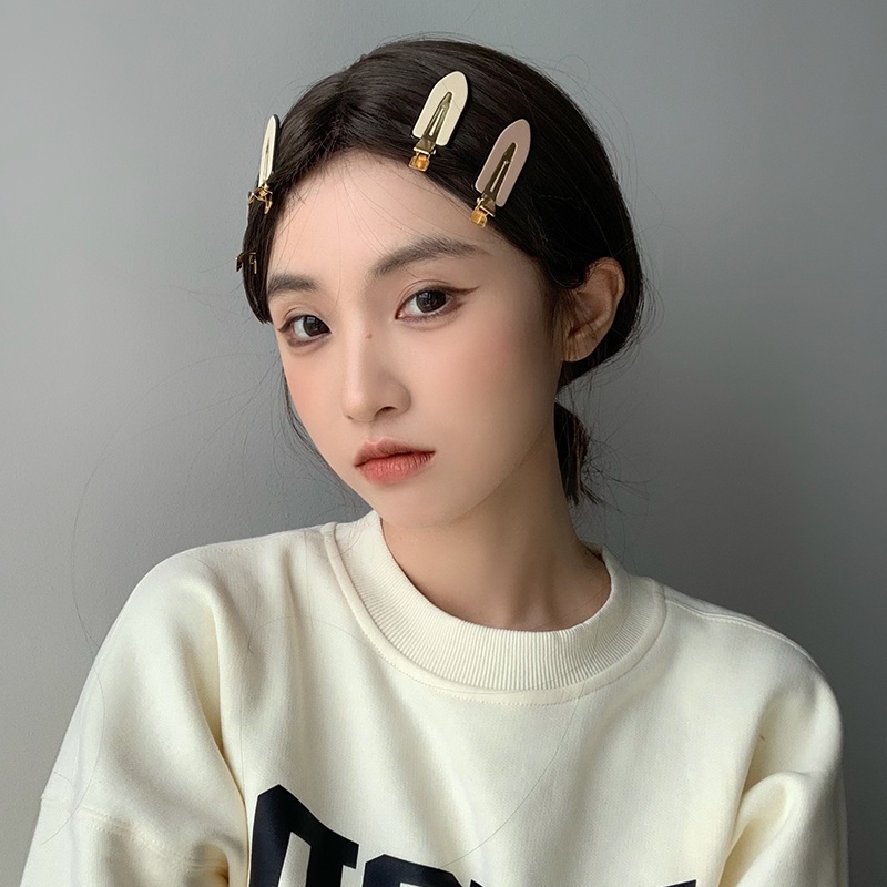 Kẹp tóc phong cách retro thời trang cho nữ