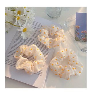 CỘT TÓC HOA DAISY TRẮNG SCRUNCHIES