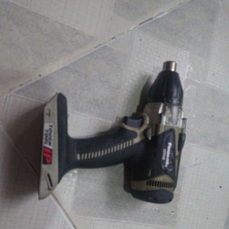 may ban vit pin panasonic hang bai