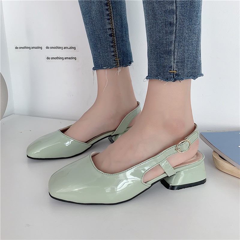 Giày sandal bít mũi đế thấp đơn giản cho nữ