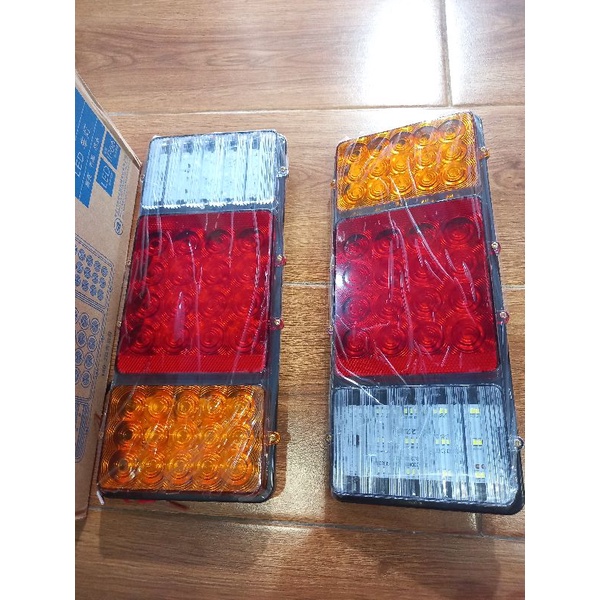 Đèn hậu xe tải