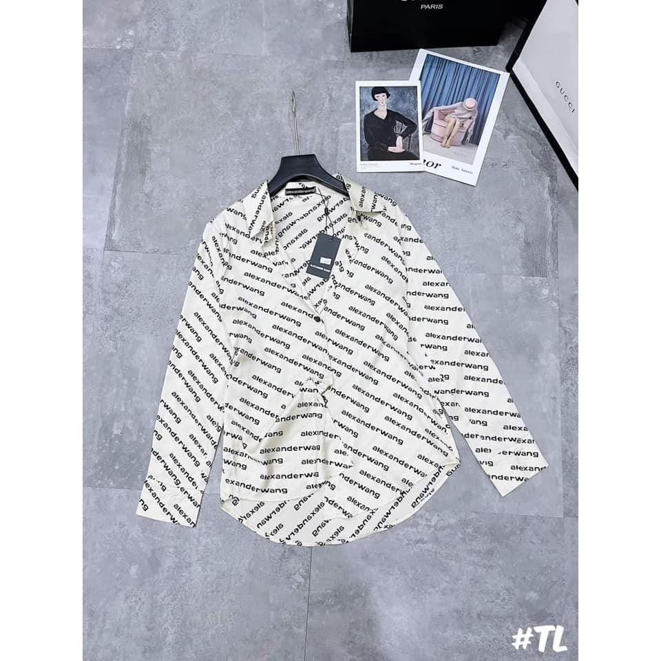 ÁO SOMI ĐEN HỌA TIẾT CHỮ ALEXAN.DERWANG