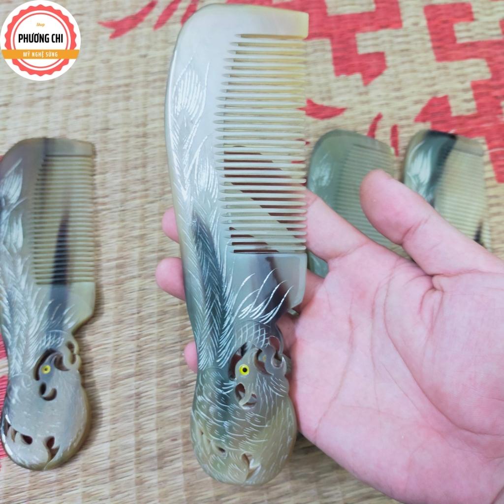 Lược sừng trạm hình con công quộn màu trắng nưa, làm quà tặng, lược chải tóc gỡ rối massage đầu | Mỹ nghệ phương chi