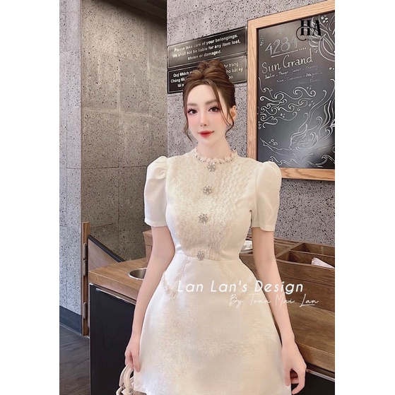 Váy dạ tweed phối ren cổ