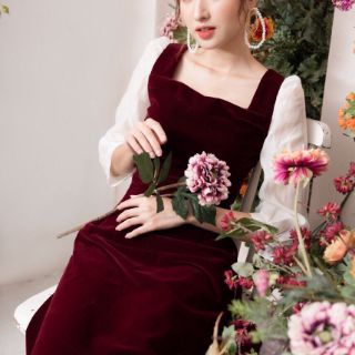 Váy nhung đỏ