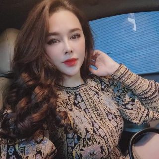 Váy len thổ cẩm vàng nâu sang chảnh