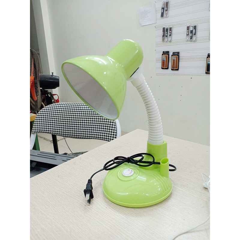 Đèn học để bàn CHỐNG CẬN THỊ màu xanh lá có ống đựng bút + TẶNG BÓNG