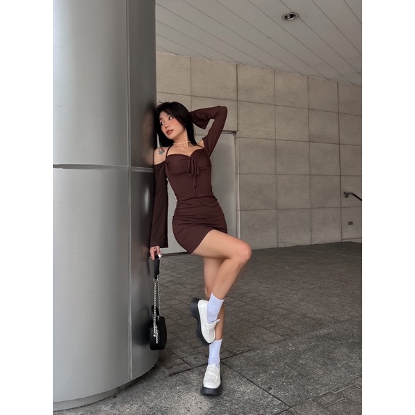 Đầm thun gân ôm body tay dài trễ vai cột nơ ngực chéo cổ tôn dáng - Byveestyle