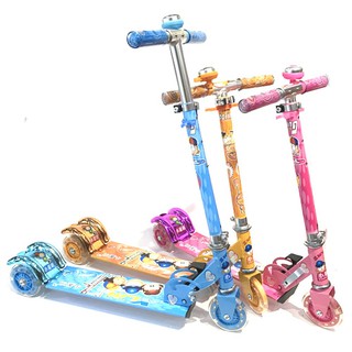 Xe trượt scooter 3 bánh phát sáng.