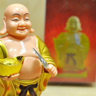 Tượng phật di lặc tay cầm quạt quạt quạt đầu gật gù chạy pin mặt trời
