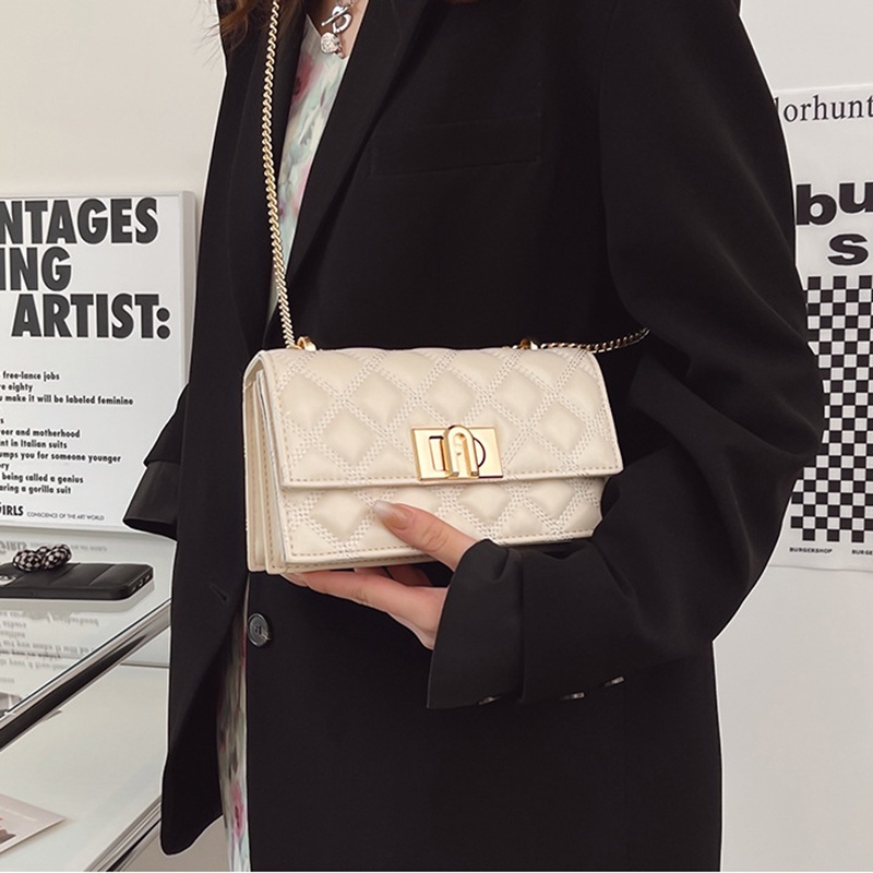 Túi đeo chéo IELGY kẻ hình thoi có khoá cài dây mắt xích phong cách Hàn Quốc cho nữ