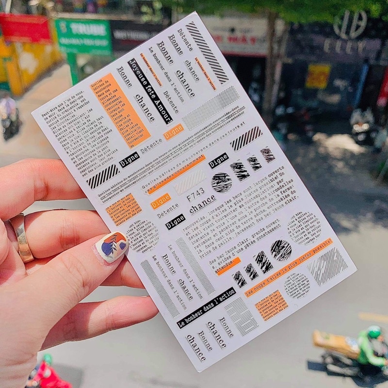 Sticker trang trí móng tay thương hiệu