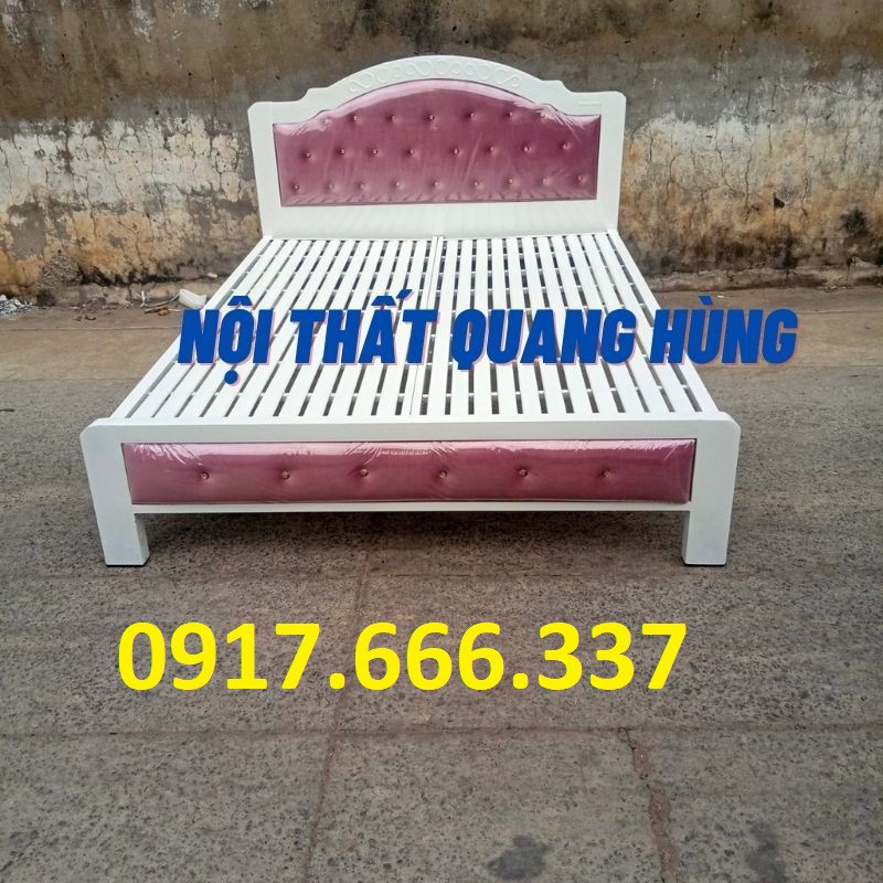 Giường sắt hộp vuông bọc nệm 2 đầu màu nhung đỏ - Giao hàng lắp ráp miễn phí