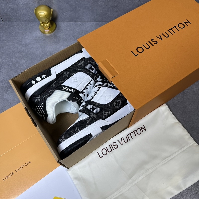 GIÀY LV ĐEN TRẮNG LAI AU CAO CẤP 1:1