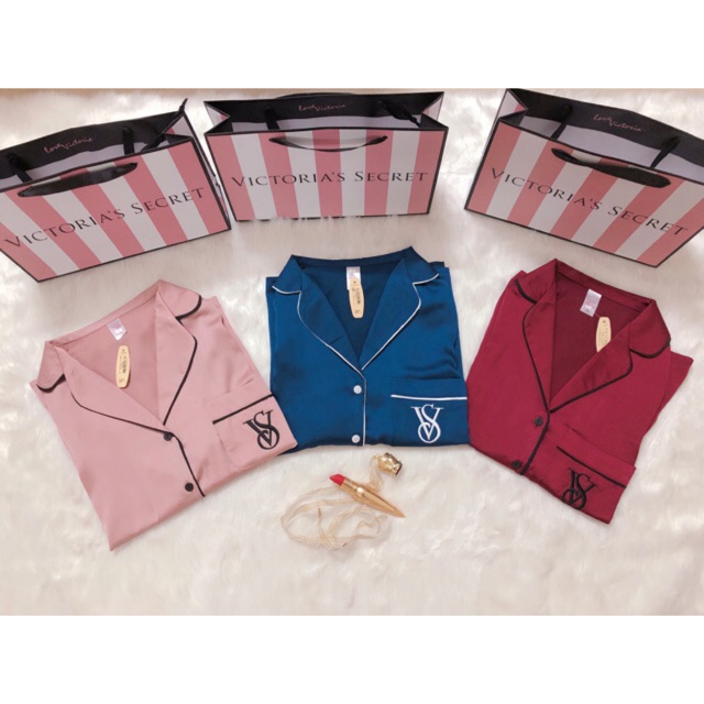 Bộ ngủ lụa satin quần đùi tay cộc victoria