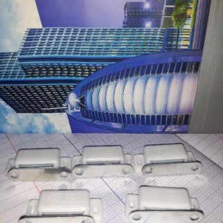 HÍT TỦ NHỎ / HÍT CỬA TỦ (50c)