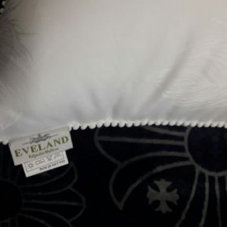 Gối lông vũ Eveland