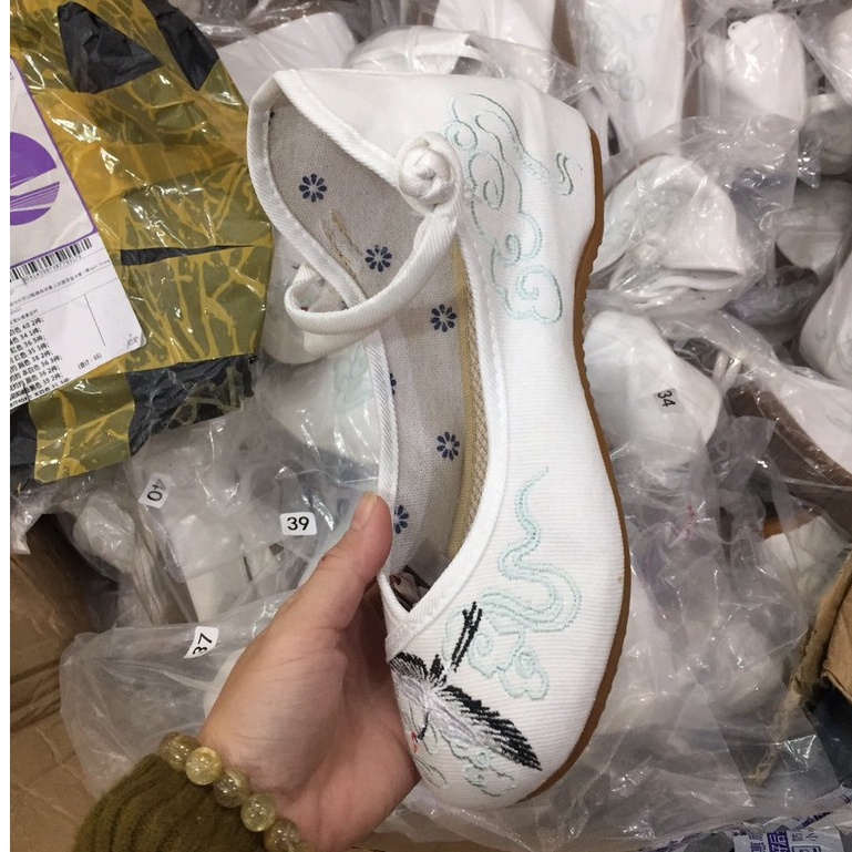 Giày cổ trang thêu vải họa tiết thêu hạc 3cm có sẵn